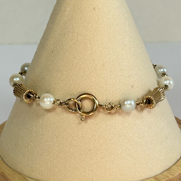 Genuine Cultured Pearl 12 karat gold filled fluted beads wire-linked bracelet - Picture 2 of 3